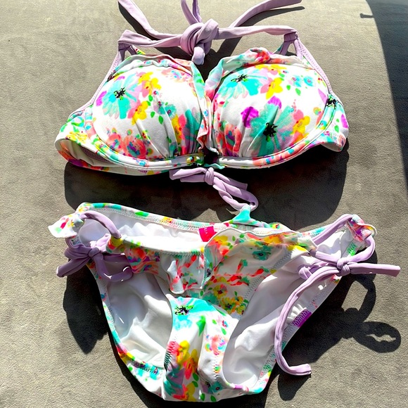 Victoria’s Secret 2-piece bikini swimsuit padded 32A /XS - Picture 1 of 4